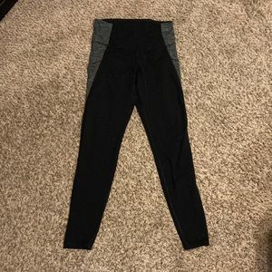 Old Navy Active Go Dry yoga pants, size M